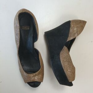 Ugg Toura size 8 peep toe with wedge platform and metallic/leopard animal‎ print